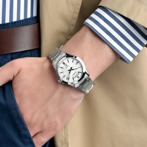 Casio Men MTP-1381D-7AVDF