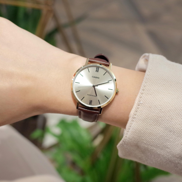 Casio Women LTP-VT01GL-9BUDF