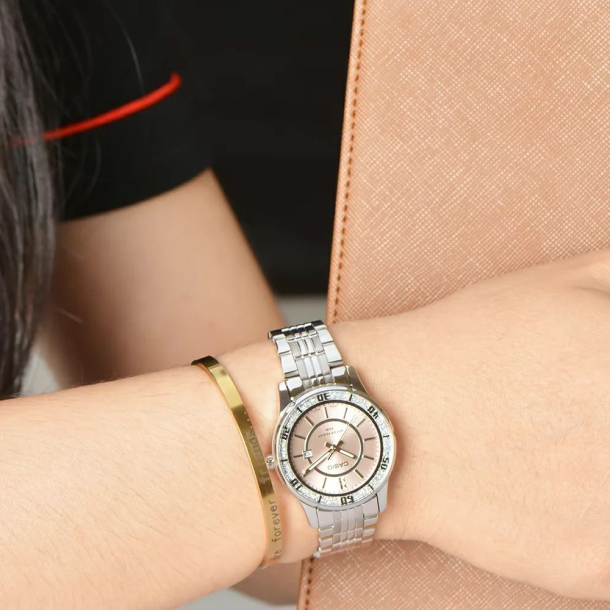 Casio Women LTP-1358D-7AVDF