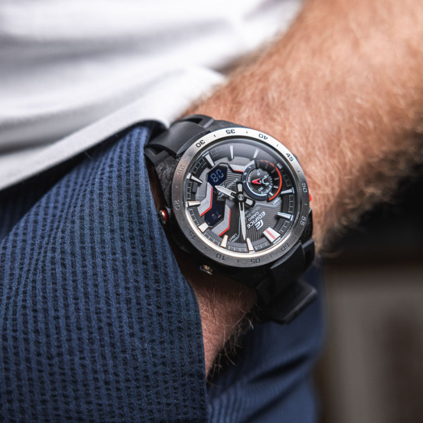 EDIFICE ECB-2200PB-1ADF
