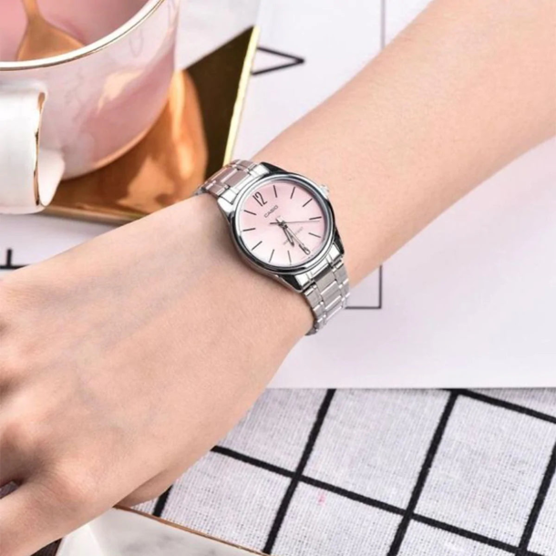 Casio Women LTP-V005D-4B2UDF
