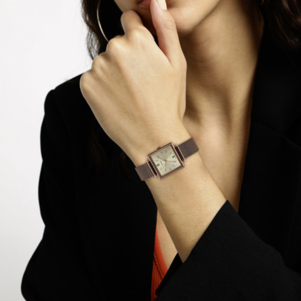Casio Women LTP-E155R-9ADF