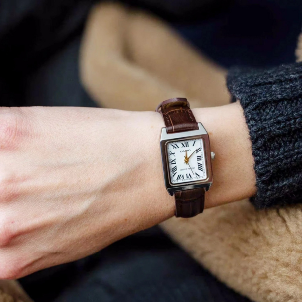 Casio Women LTP-V007L-7B2UDF