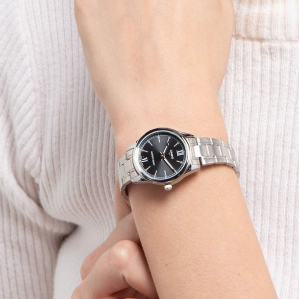 Casio Women LTP-V005D-1B2UDF